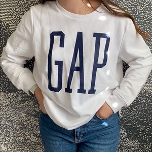 GAP sweatshirt